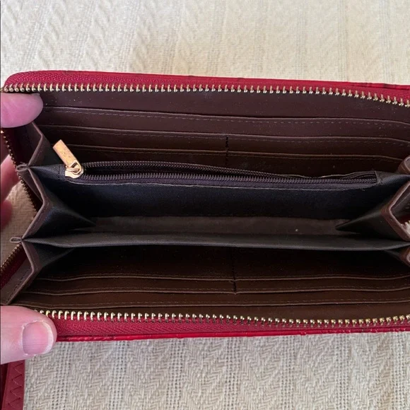 NWOT Red Crocodile Embossed Clutch Wristlet Wallet - Picture 3 of 6